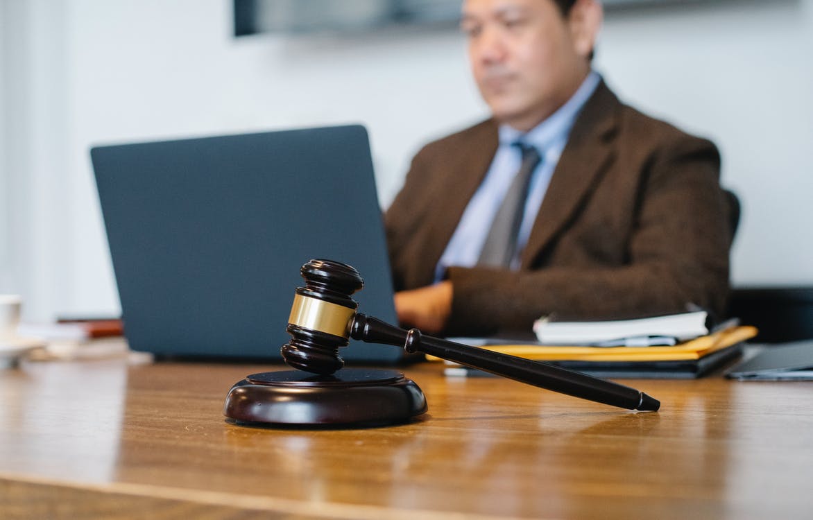 6 Signs that You Should Hire a Personal Injury Attorney photo